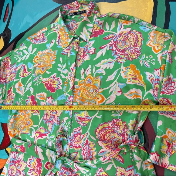 Zara Vibrant Green Floral Satin Button Down Dress with Pink and Yellow Details - Picture 5 of 7